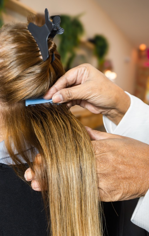 Mega hair aplicado por Marcia Santos Coiffeur 3